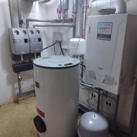 Kondenzační kotel BAXI Luna Platinum +1.24 napojený na dva topné okruhy a ohřev teplé vody
