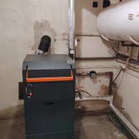 Zplynovací kotel na dřevo Blaze Harmony NATURAL PLUS 25 vč. akumulační nádoby 1000L