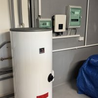 Instalace FV ohřevu vody - 6x FV panel Longi 425Wp + FV střídač Solax Mini X1-3.0 vč. 200L zásobníku pro ohřev TUV